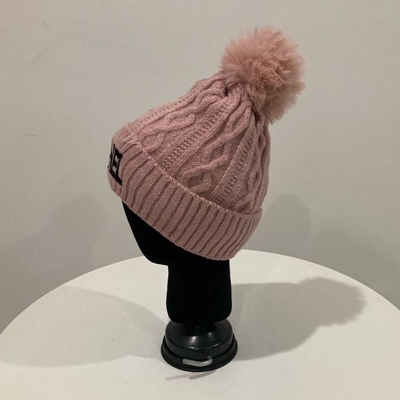 NEW Chanel Embroidered Pink Winter Cable Knit Hat Faux Fur Pom - Picture 5 of 10